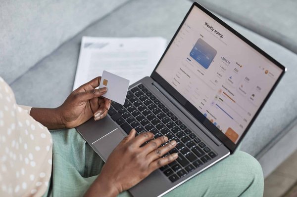 Comment les banques pro en ligne soutiennent la croissance des petites entreprises ?